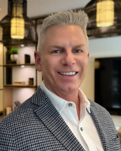 Portrait of Jeff Collamore